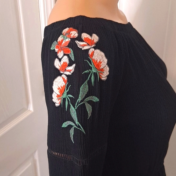 Love, Fire Mid-Length Sleeve Black Romper Shorts with Embroidered Floral Design - Picture 3 of 14